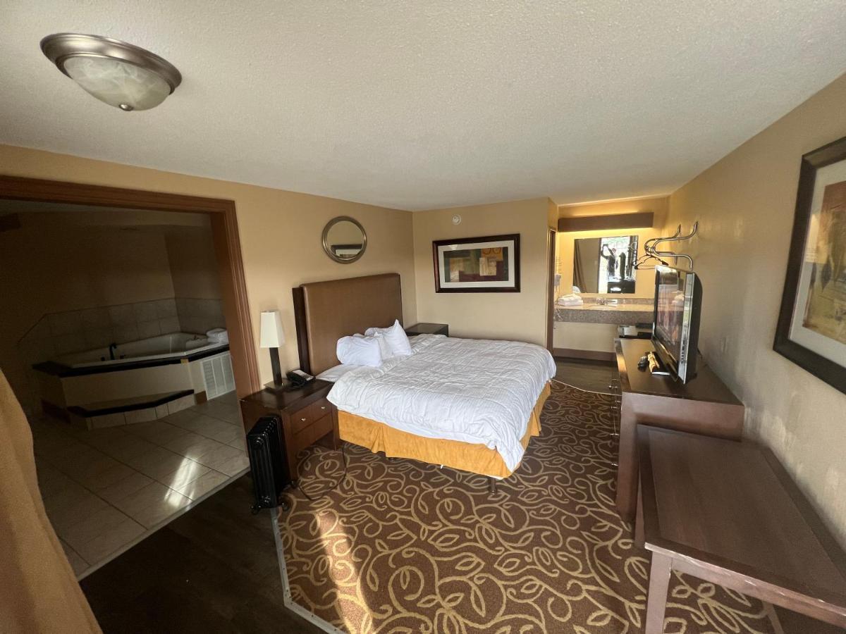 Hilltop Inn Pittsburgh Crafton Eksteriør billede