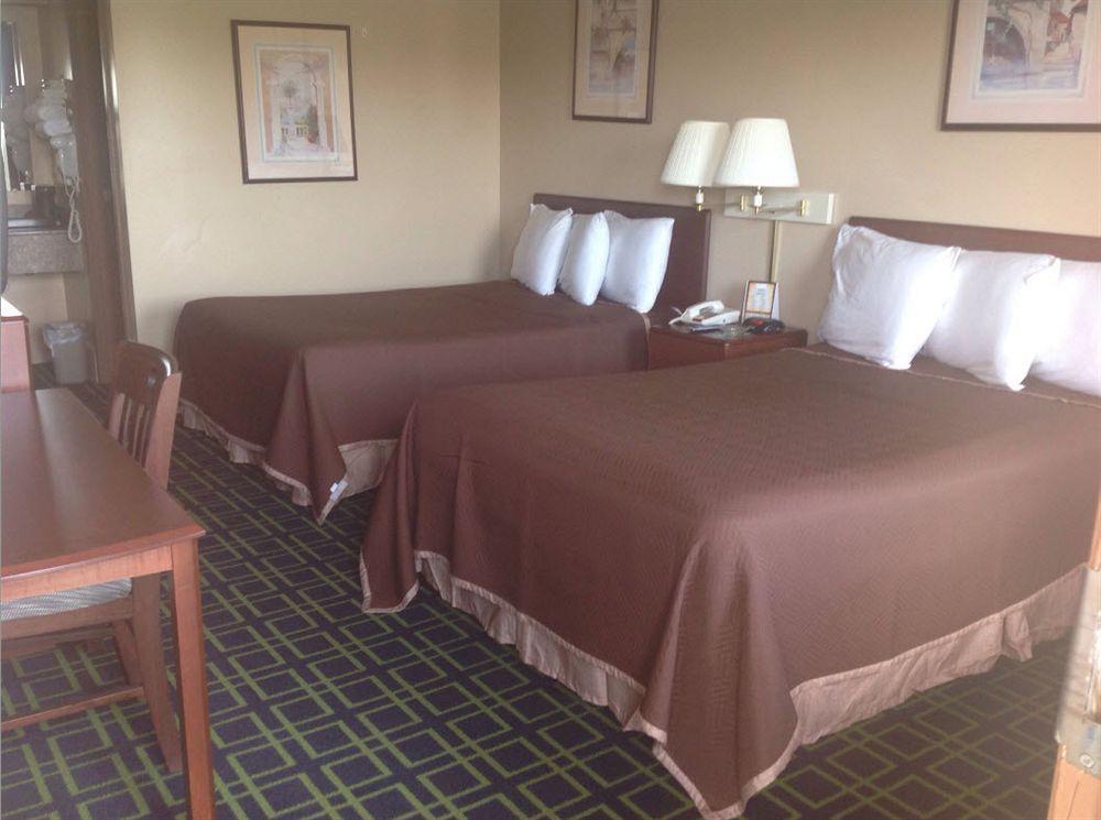 Hilltop Inn Pittsburgh Crafton Eksteriør billede
